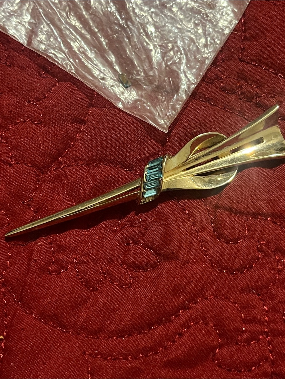 Authentic Signed Boucher 3173 Gold-Tone *loose rhinestone” included stem brooch